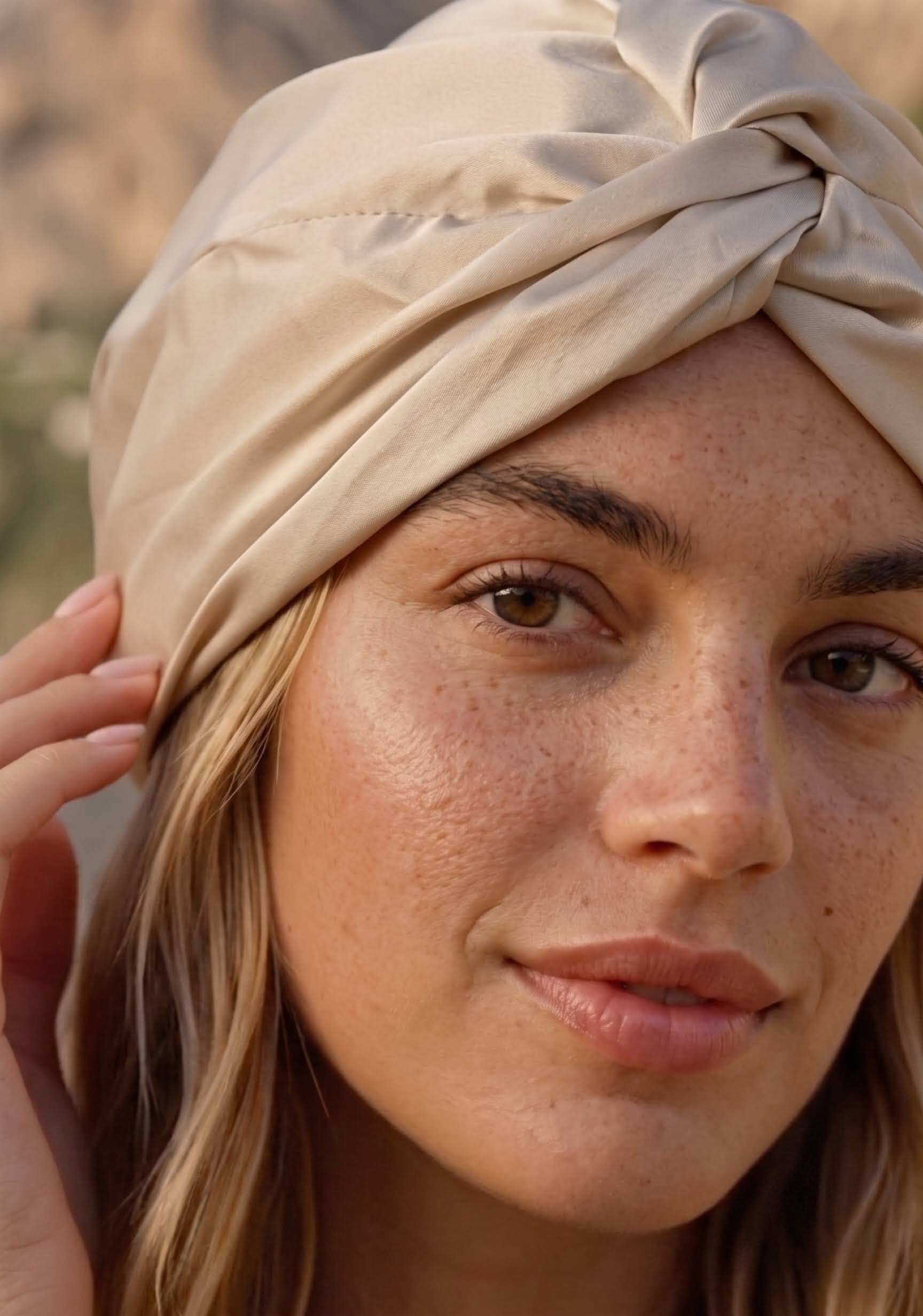 The Glow: Ultra Soft Mulberry Silk Bonnet